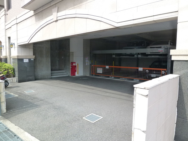 【グローバル富雄】駐車場 【グローバル富雄】駐車場