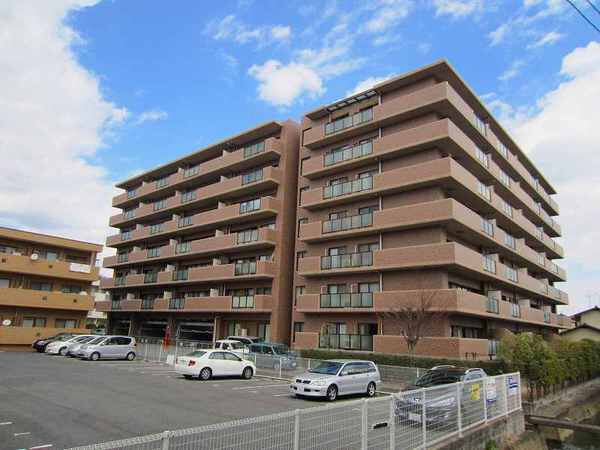 ファミール津島