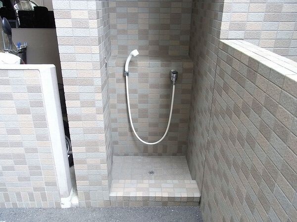 【アルファステイツ倉敷駅前Ⅱ】屋外洗い場 【アルファステイツ倉敷駅前Ⅱ】屋外洗い場