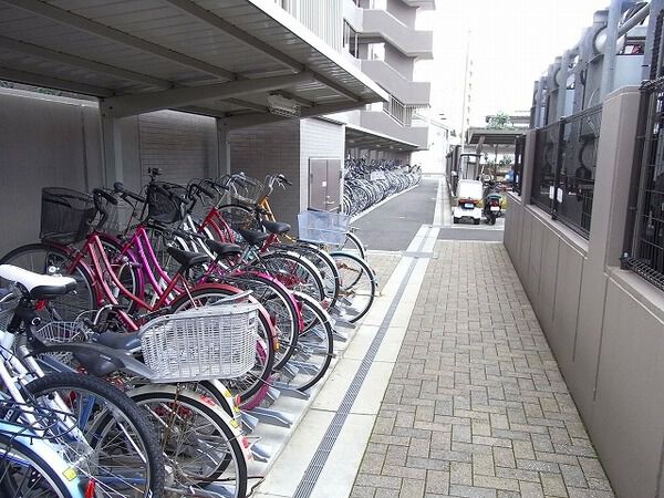 【ポレスターブロードシティ倉敷弐番館】駐輪場