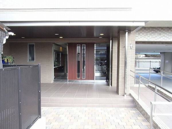 【アルファステイツ老松町五番館】アプローチ 【アルファステイツ老松町五番館】アプローチ