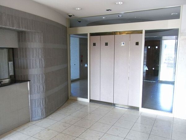 【アルファステイツ老松町弐番館】エントランス 【アルファステイツ老松町弐番館】エントランス