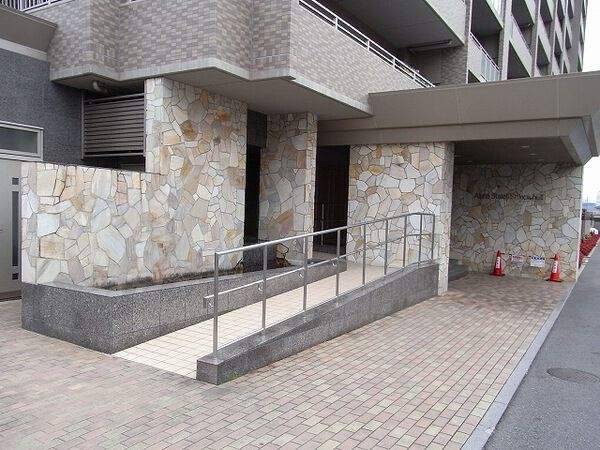 【アルファステイツ幸町Ⅱ】アプローチ