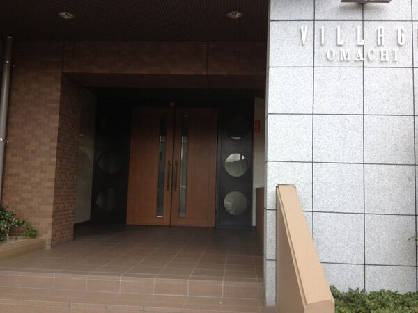 【ヴィラージュ大町駅前】エントランス 【ヴィラージュ大町駅前】エントランス