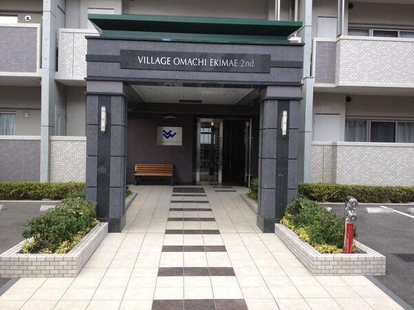 【ヴィラージュ大町駅前二番館】エントランス 【ヴィラージュ大町駅前二番館】エントランス