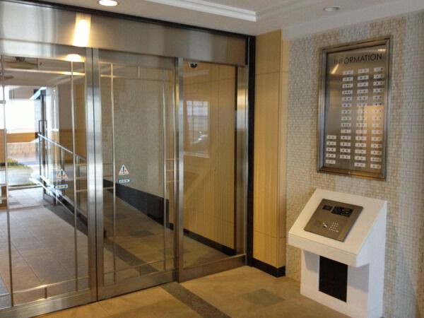 【ヴィラージュ大町駅前二番館】エントランス 【ヴィラージュ大町駅前二番館】エントランス