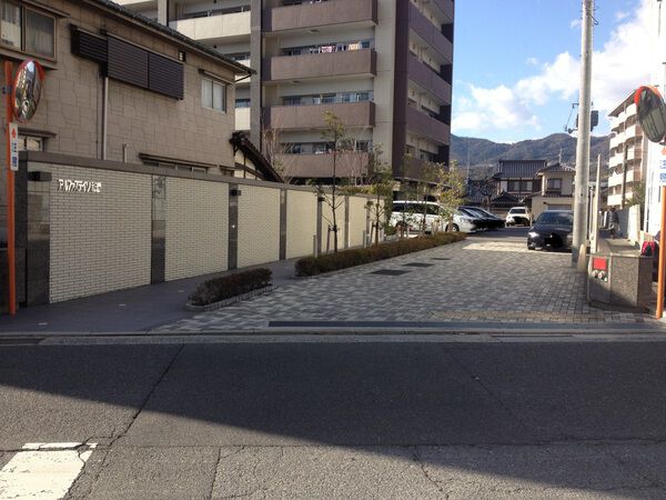 【アルファステイツ祇園】アプローチ