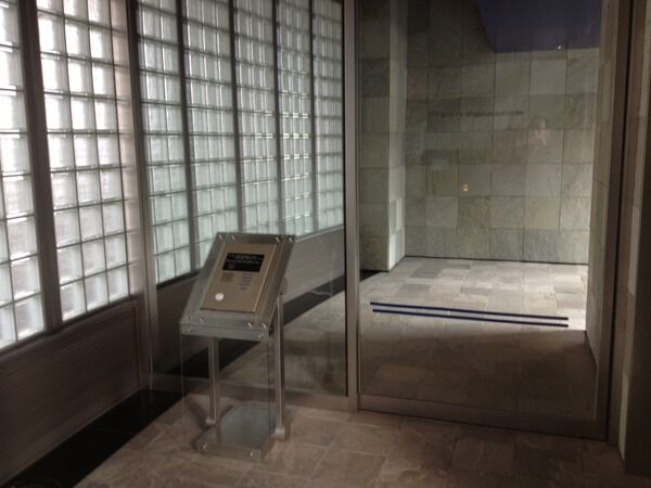 【D’クラディア西原駅前】エントランス 【D’クラディア西原駅前】エントランス