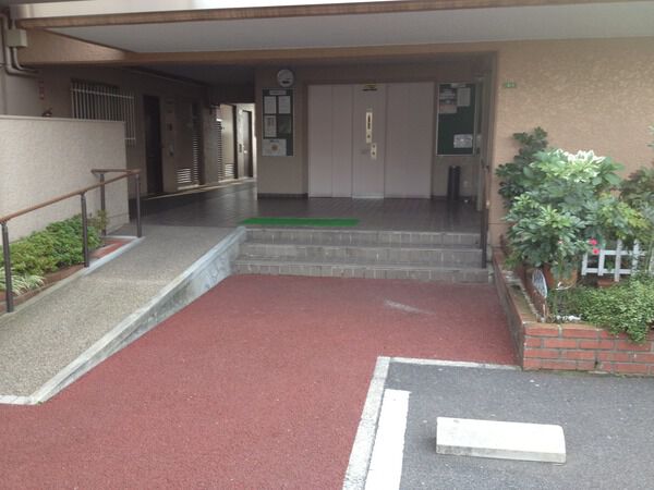 【ファミール広島】エントランス