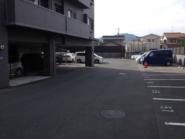 【フローレンス口田南グランドアーク】平面駐車場 【フローレンス口田南グランドアーク】平面駐車場