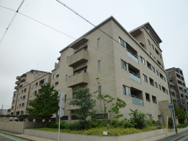 西新コンドミニアム