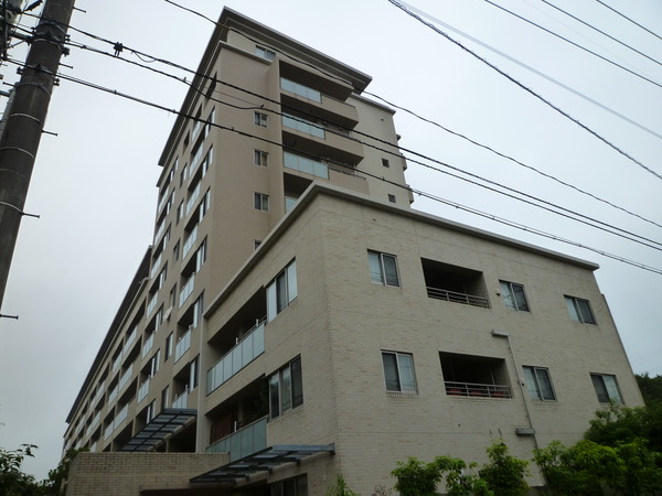 西新コンドミニアム