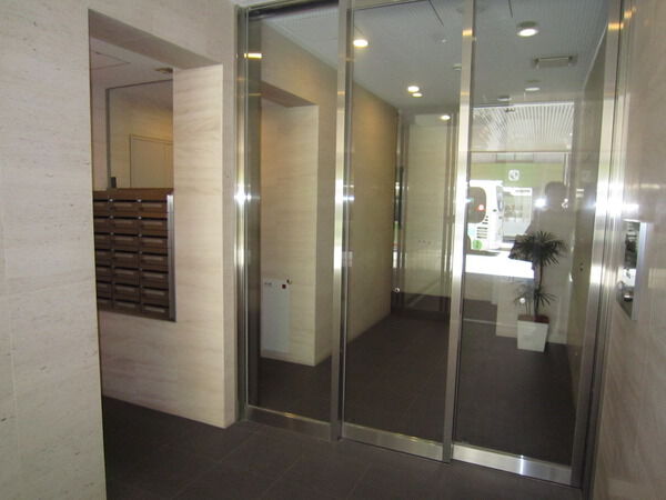 【パークハウス麻布十番アーバンス】エントランス内 【パークハウス麻布十番アーバンス】エントランス内