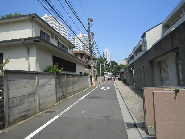 【三田コーポラス】前面道路