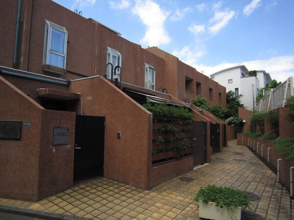 【タウンハウス仙台坂】外観