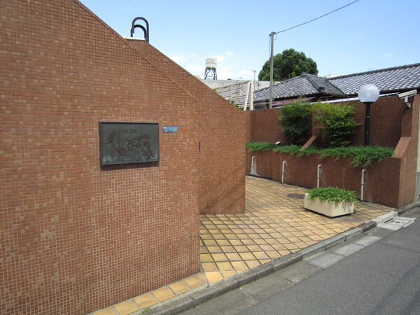 【タウンハウス仙台坂】エントランス