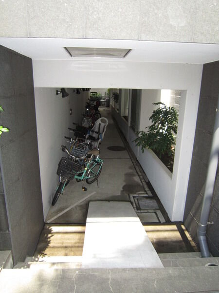 【ジェイパーク南麻布】自転車置場