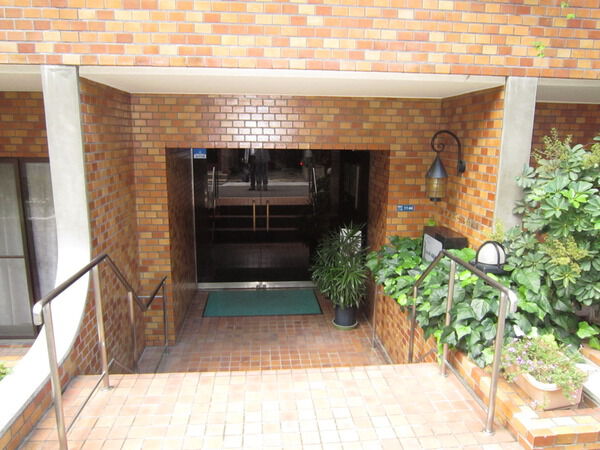 【シャンボール南麻布】エントランス 【シャンボール南麻布】エントランス