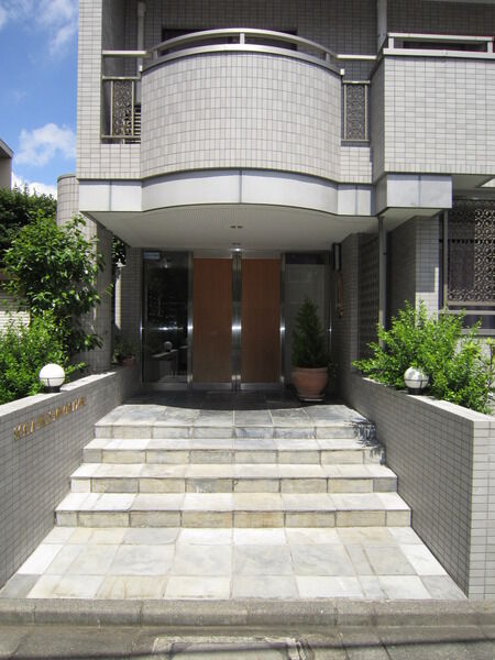 【スカーラヒルズ南麻布】エントランス