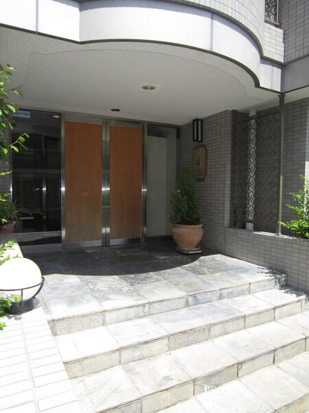 【スカーラヒルズ南麻布】エントランス