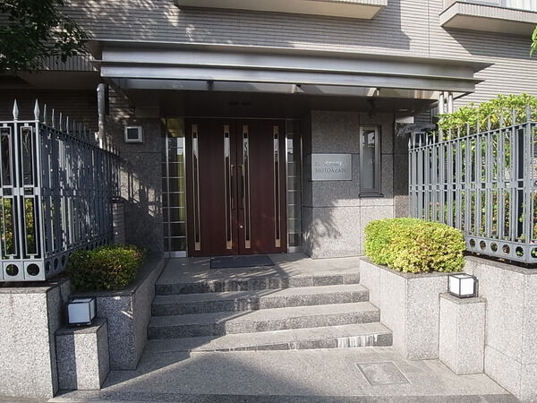 【エルコモド元麻布】エントランス 【エルコモド元麻布】エントランス