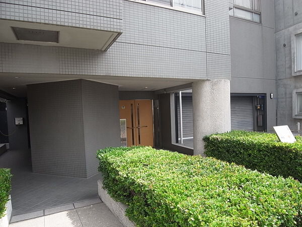 【ソフィア東六本木】エントランス 【ソフィア東六本木】エントランス