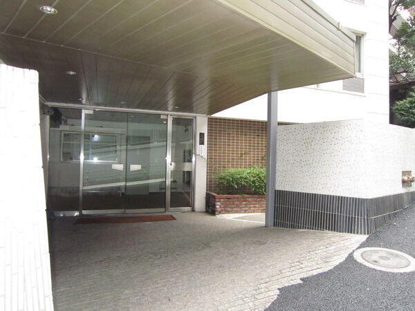 【秀和鳥居坂レジデンス】エントランス 【秀和鳥居坂レジデンス】エントランス