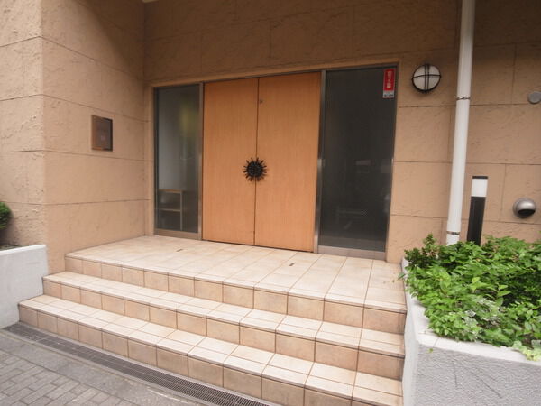 【エクセルシオール港区海岸】エントランス
