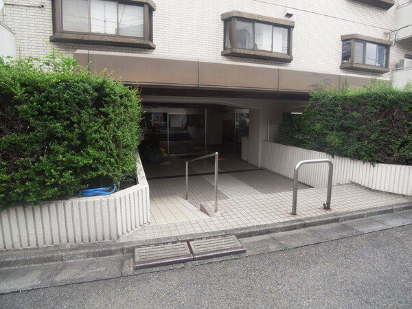 【外苑パークホームズ】エントランス 【外苑パークホームズ】エントランス