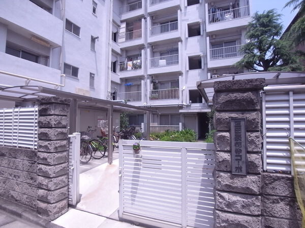 【三田豪徳寺コーポ】エントランス