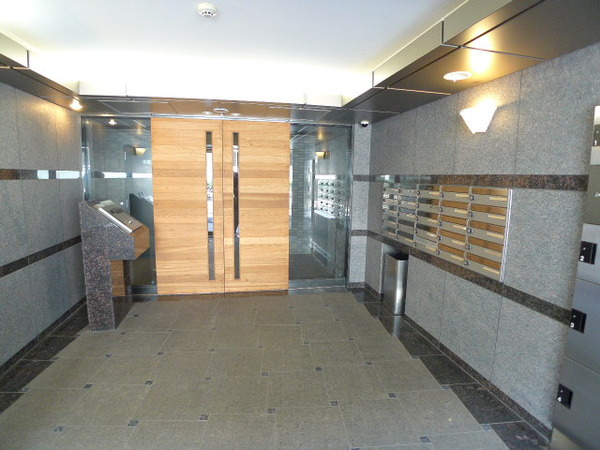 【ルーブル経堂】エントランス 【ルーブル経堂】エントランス