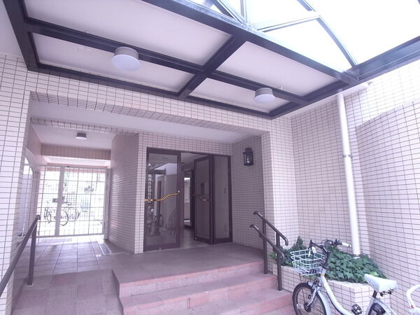 【マートルコート豪徳寺】エントランス