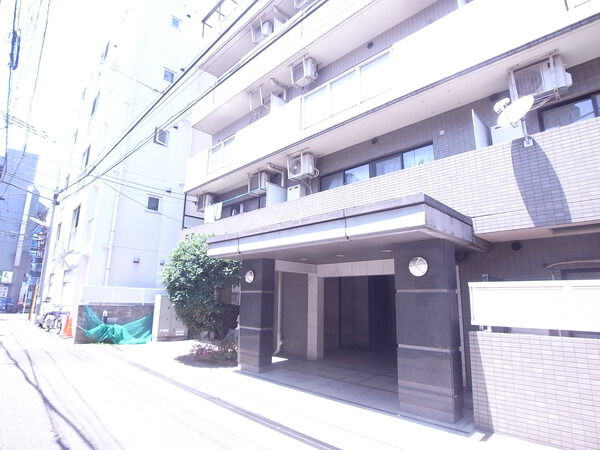 【ロイヤルパレス世田谷上町】エントランス