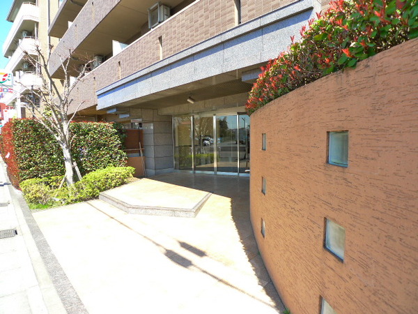 【パレミーユガーデンズ】エントランス 【パレミーユガーデンズ】エントランス