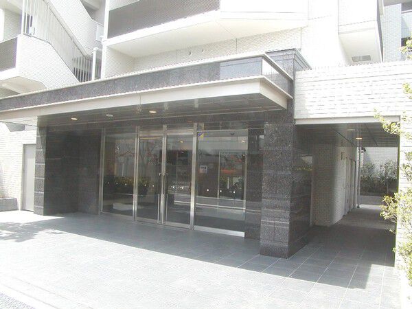 【フォーリアテラス千歳船橋】エントランス