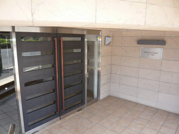 【ドルチェ千歳船橋】エントランス 【ドルチェ千歳船橋】エントランス