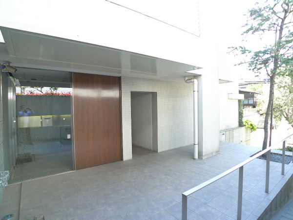 【ラフティス千歳船橋ロジュマン】エントランス 【ラフティス千歳船橋ロジュマン】エントランス