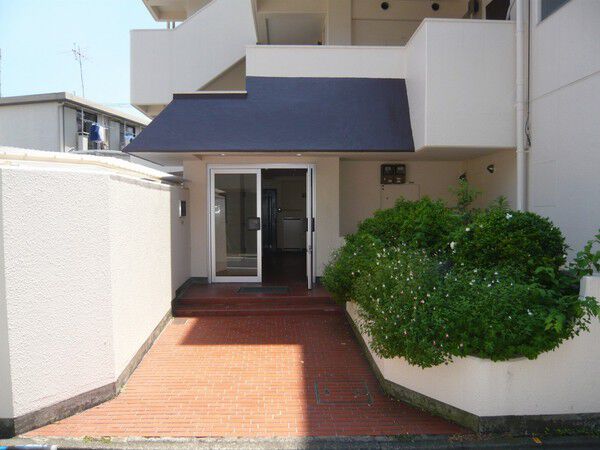 【第5千歳船橋ヒミコマンション】エントランス 【第5千歳船橋ヒミコマンション】エントランス