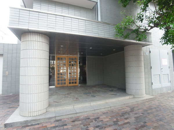 【パークハイム世田谷喜多見】エントランス