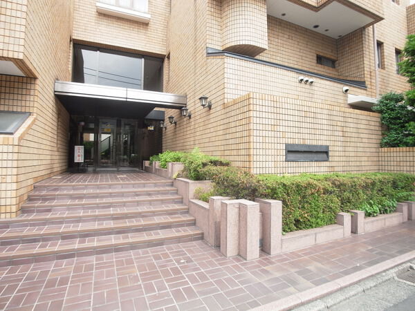 【グランドメゾン成城】エントランス