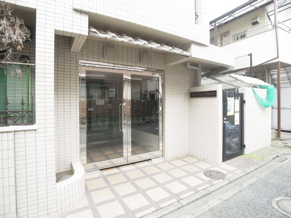 【藤和シティコープ祖師谷】エントランス 【藤和シティコープ祖師谷】エントランス