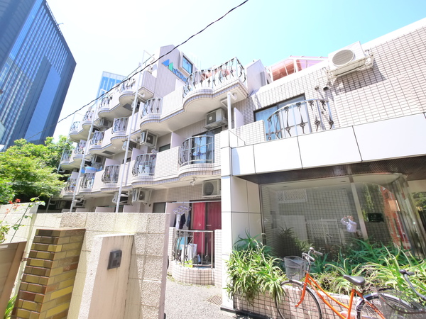 【マリオン新宿】外観２