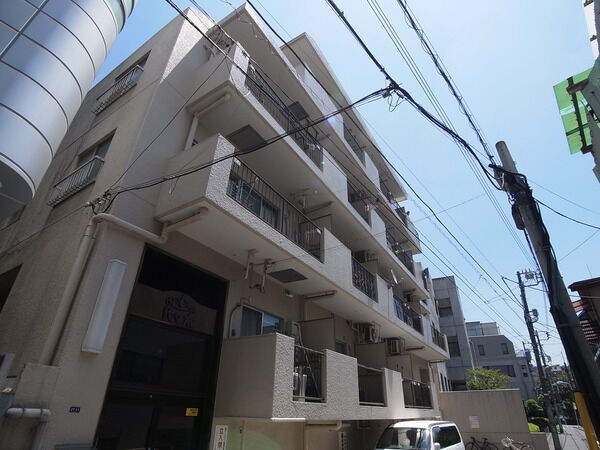 【グリーンフラット代々木】建物外観 【グリーンフラット代々木】建物外観