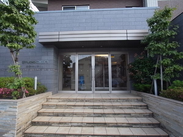 【スタジオデン荻窪Ⅱ】エントランス外観