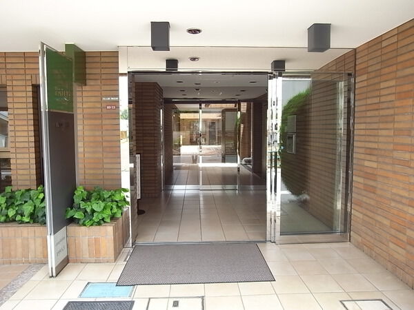 【パロス新中野】エントランス