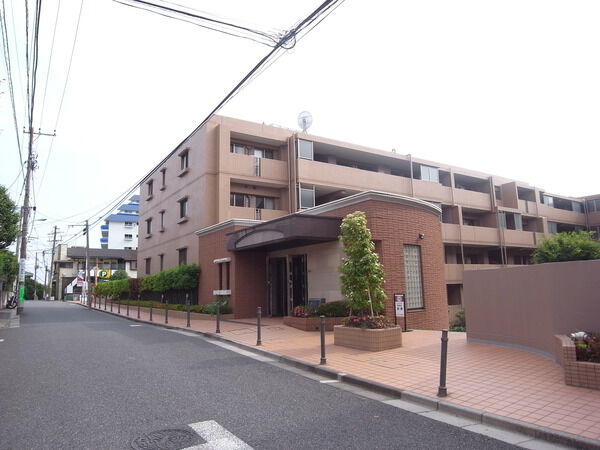 【ファミール明大前】外観 【ファミール明大前】外観