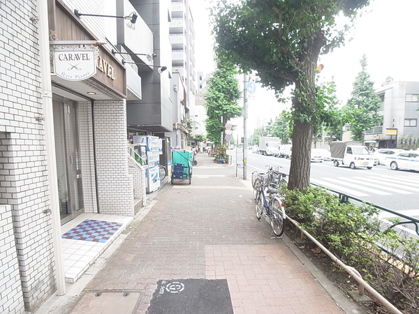 【アローハイツ新中野】前面道路 【アローハイツ新中野】前面道路