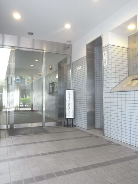【藤和シティコープ新中野Ⅱ】エントランスホール 【藤和シティコープ新中野Ⅱ】エントランスホール