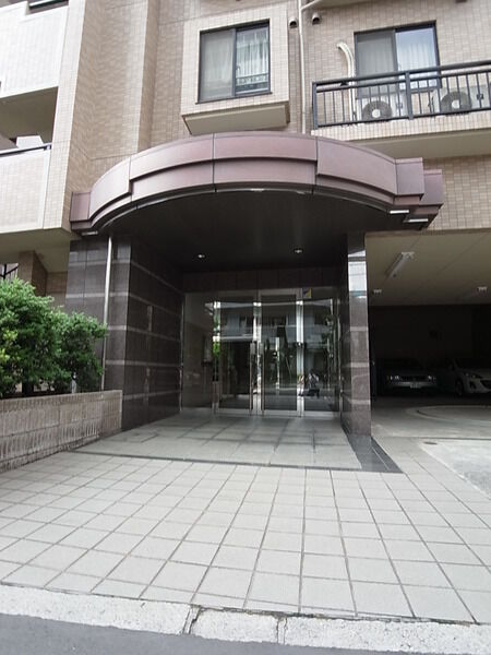 【ナイスアーバン中野南台】エントランス