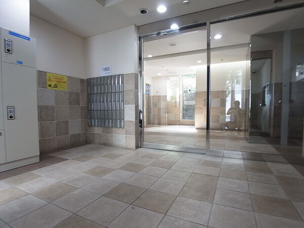 【シュロス中野】エントランスホール 【シュロス中野】エントランスホール